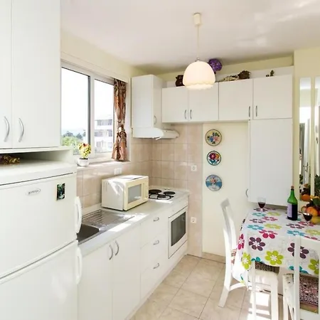 Lady Orsan - One Bedroom *